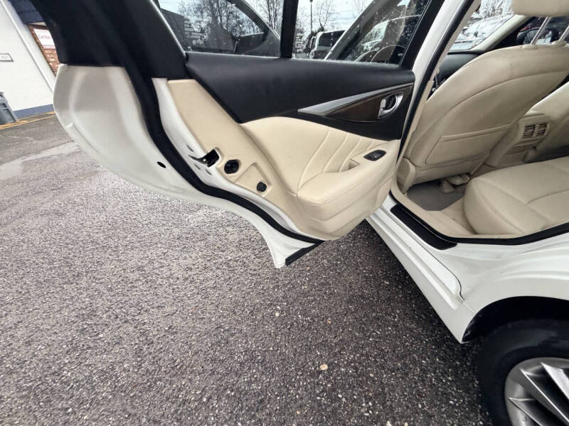 2018 Infiniti Q50 3.0T Luxe