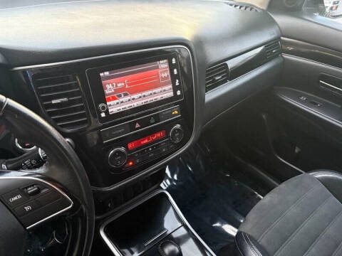 2019 Mitsubishi Outlander SE