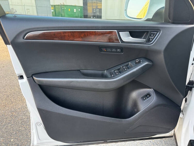 2012 Audi Q5 3.2 quattro Premium Plus