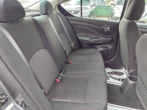 2019 Nissan Versa SV