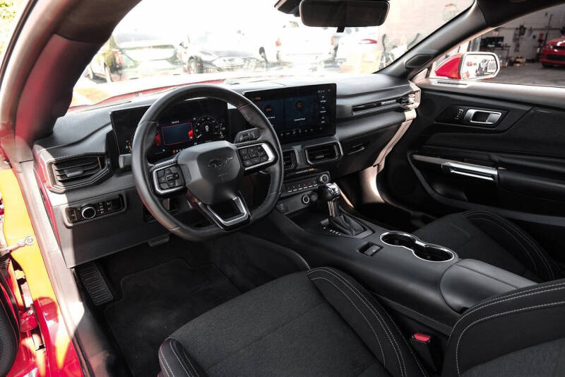 2025 Ford Mustang EcoBoost