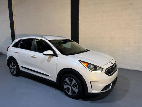 2017 Kia Niro for sale at Lamberti Auto Collection in Plantation FL