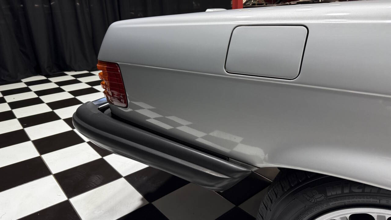 1988 Mercedes-Benz 560-Class 33