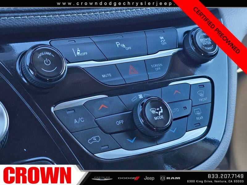 2024 Chrysler Pacifica Plug-In Hybrid Select