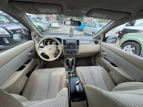 2009 Nissan Versa 1.8 S