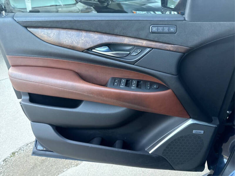 2019 Cadillac Escalade Luxury