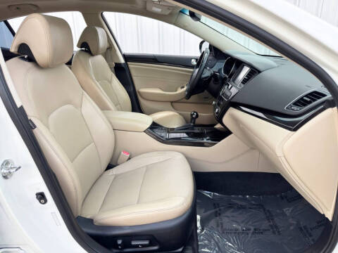 2014 Kia Cadenza Premium