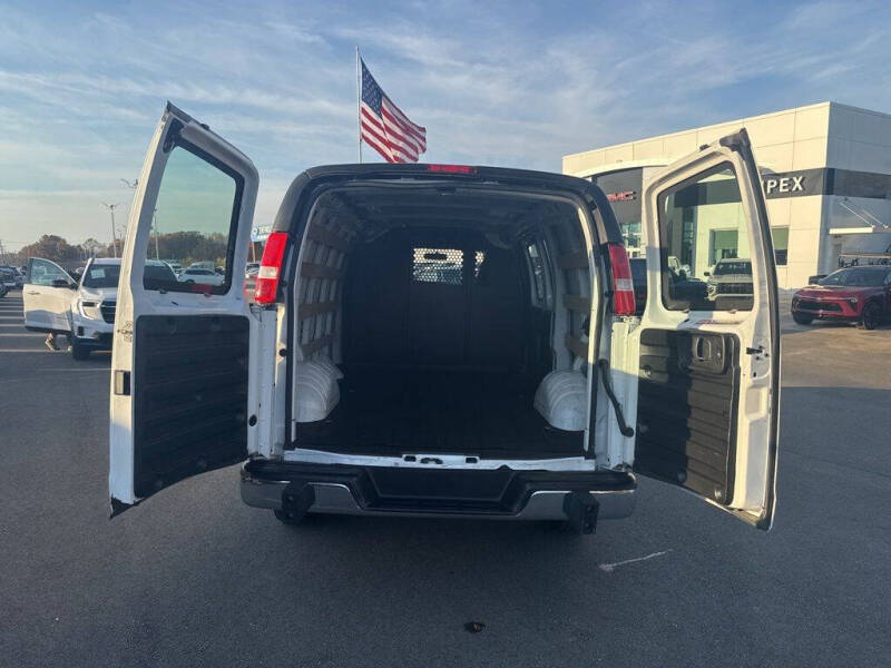 2023 Chevrolet Express 2500