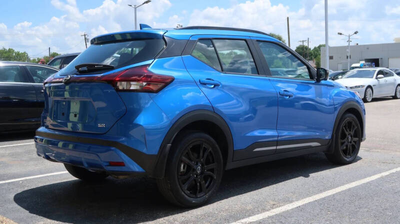 2023 Nissan Kicks SR