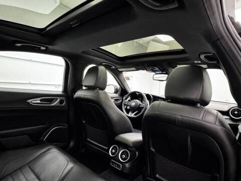 2023 Alfa Romeo Giulia Veloce