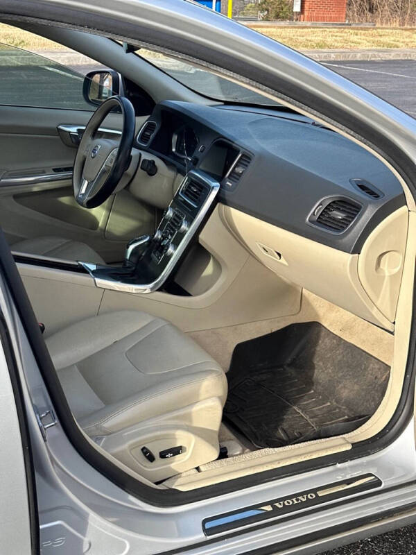 2016 Volvo S60 T5 Drive-E Premier