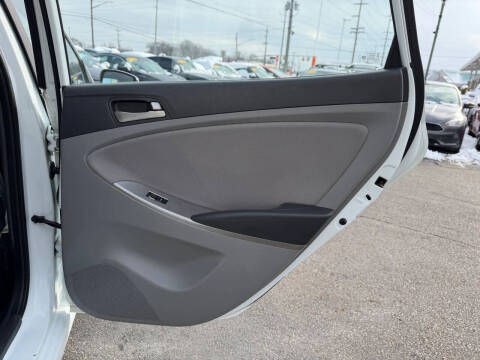 2016 Hyundai Accent SE