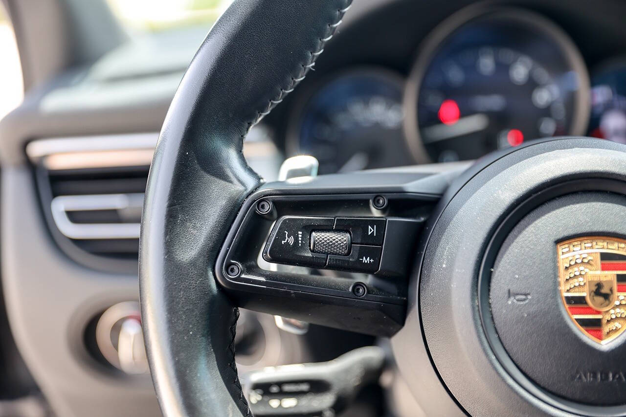 2022 Porsche Macan 60