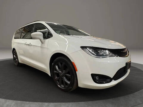 2019 Chrysler Pacifica Touring Plus
