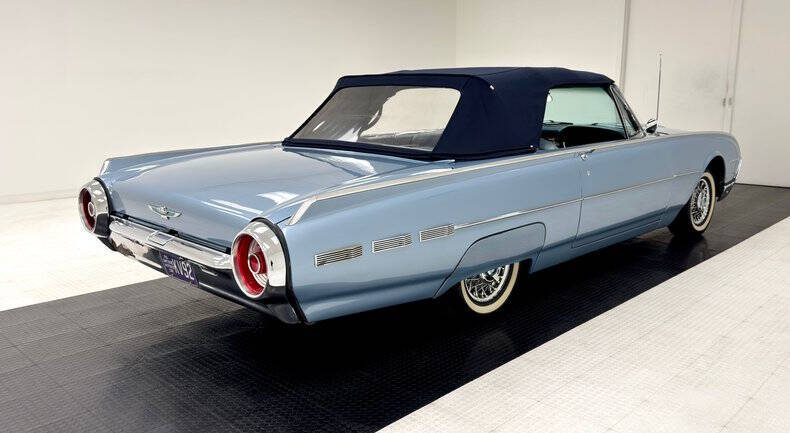 1962 Ford Thunderbird