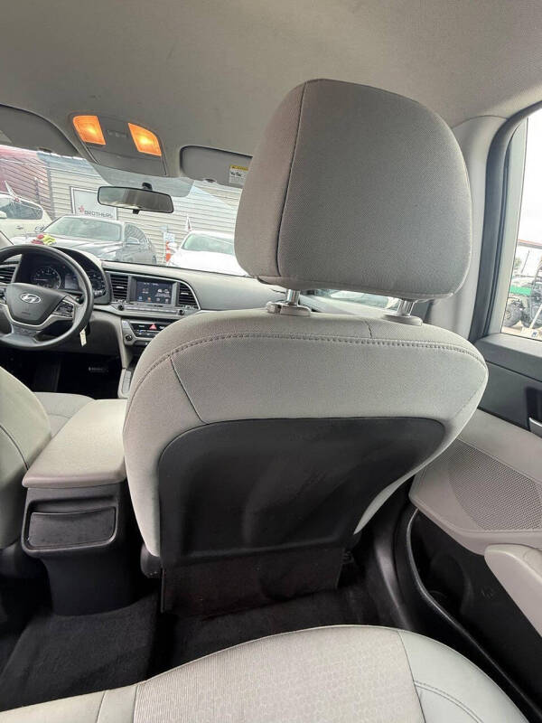 2017 Hyundai Elantra SE