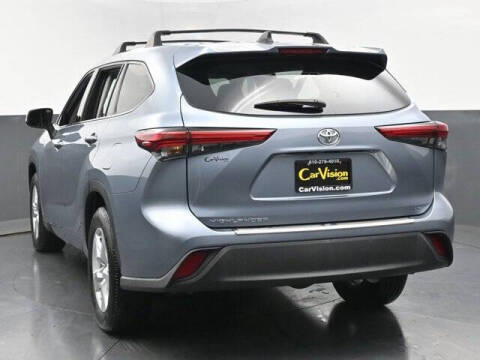 2022 Toyota Highlander LE