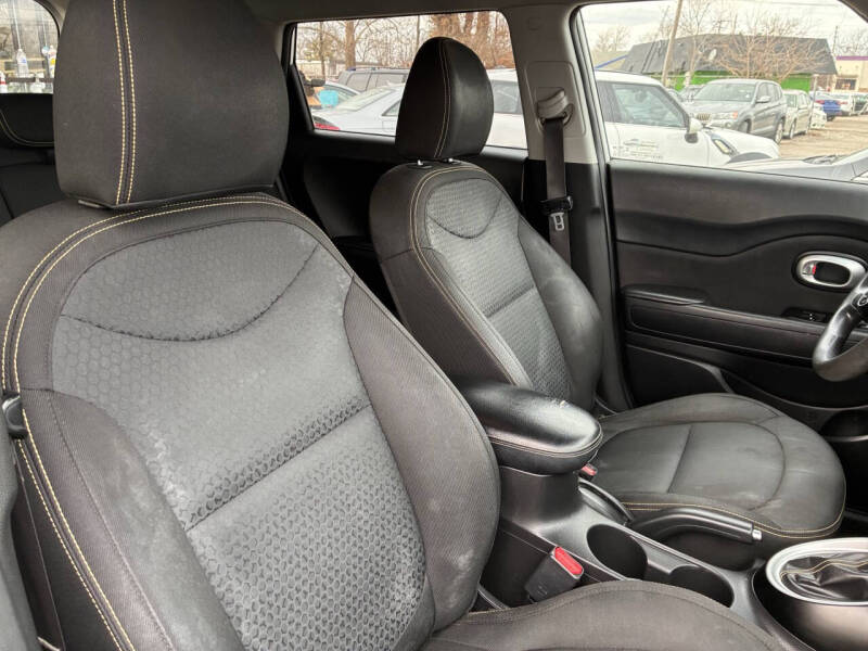 2016 Kia Soul +