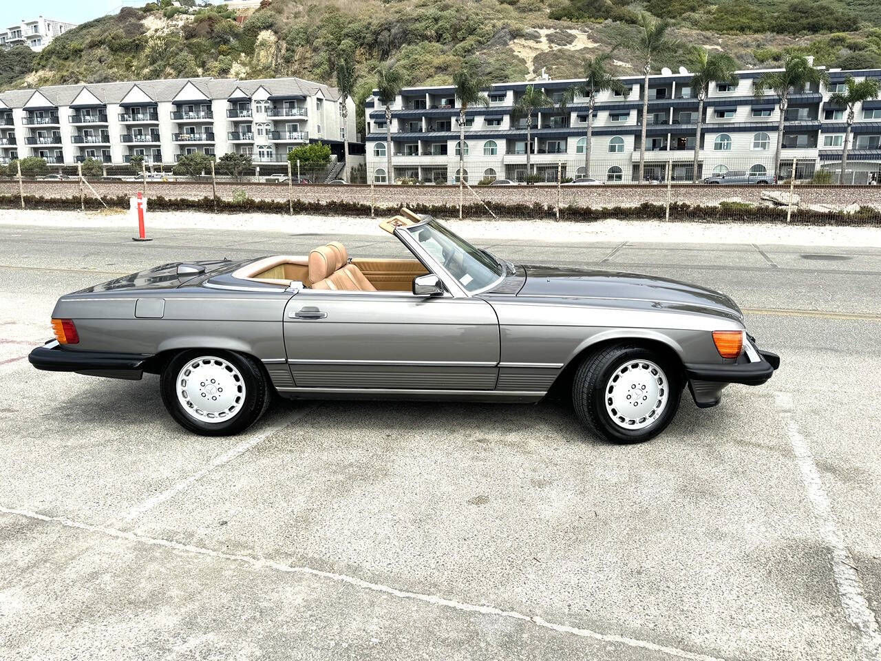 1986 Mercedes-Benz 560-Class for sale at DE AUTOS INC in San Juan Capistrano, CA