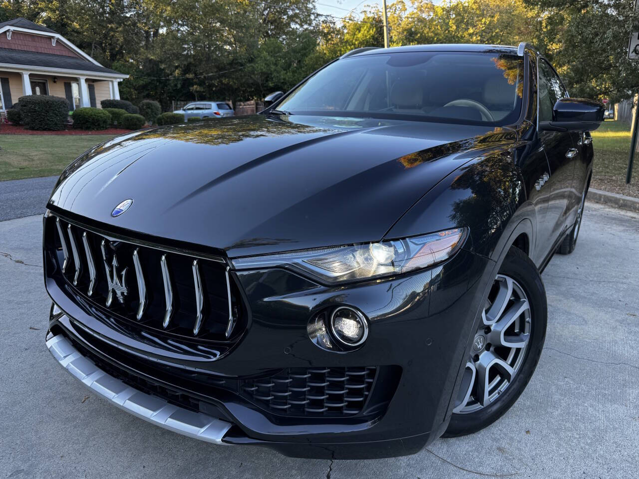 2017 Maserati Levante Base AWD 4dr SUV's photo