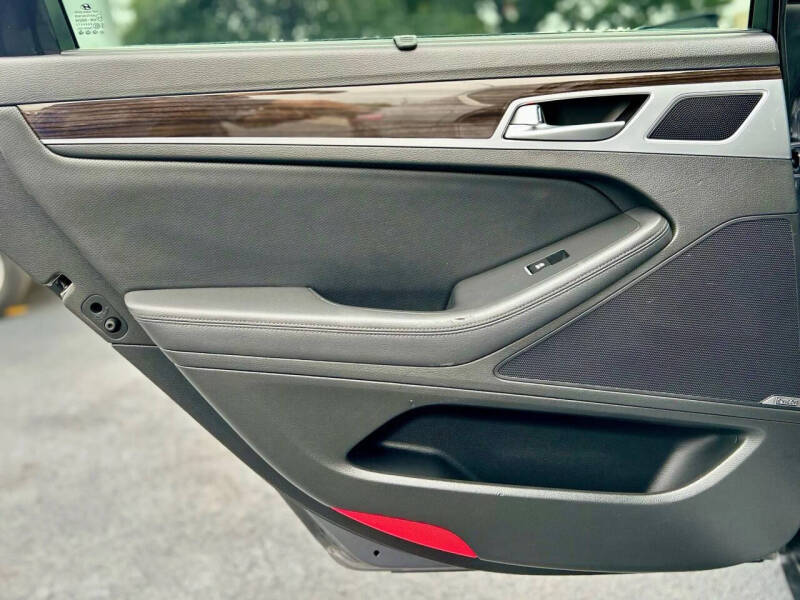 2016 Hyundai Genesis