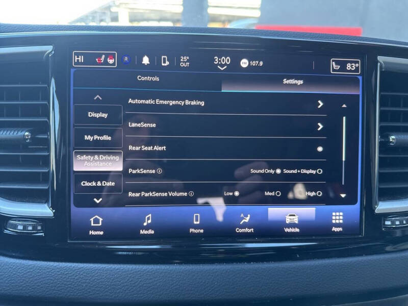 2024 Chrysler Pacifica Touring L