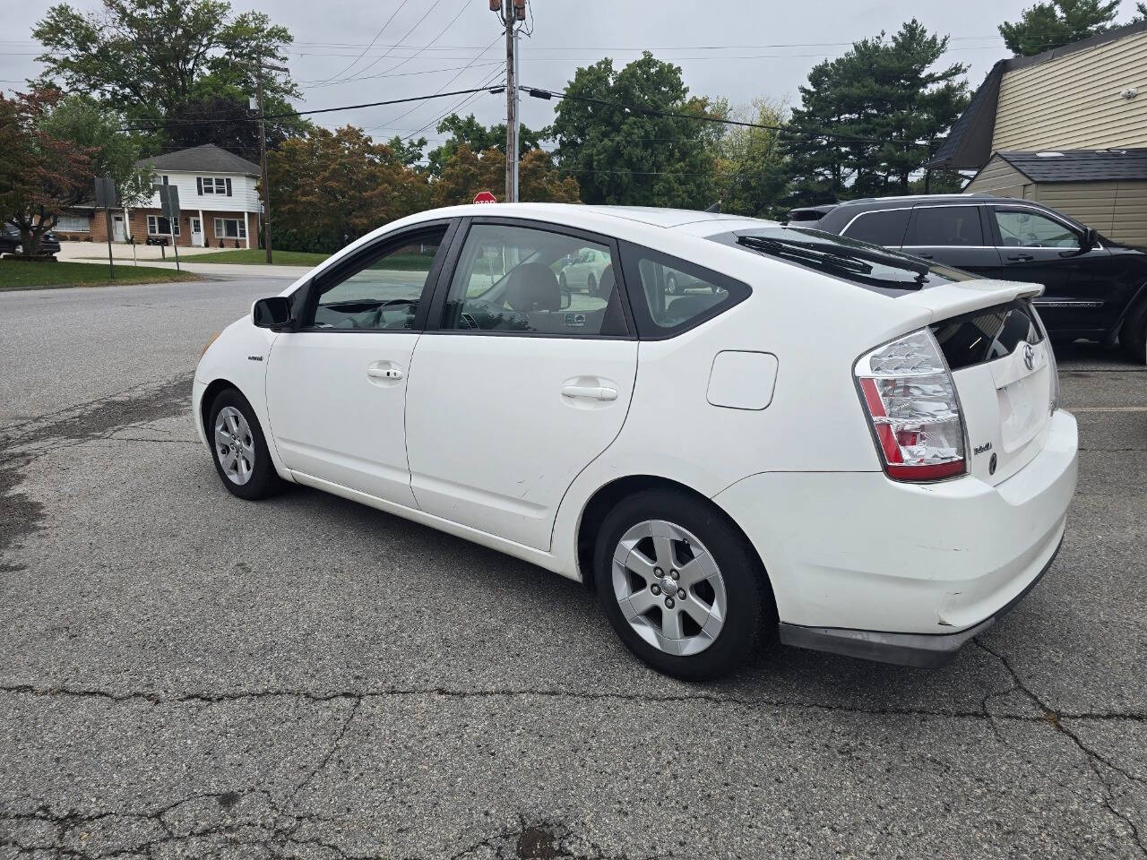 2008 Toyota Prius for sale at QUEENSGATE AUTO SALES in York, PA