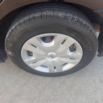 2011 Nissan Versa 1.8 S