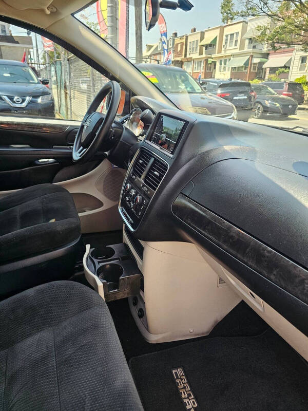 2017 Dodge Grand Caravan SE Plus