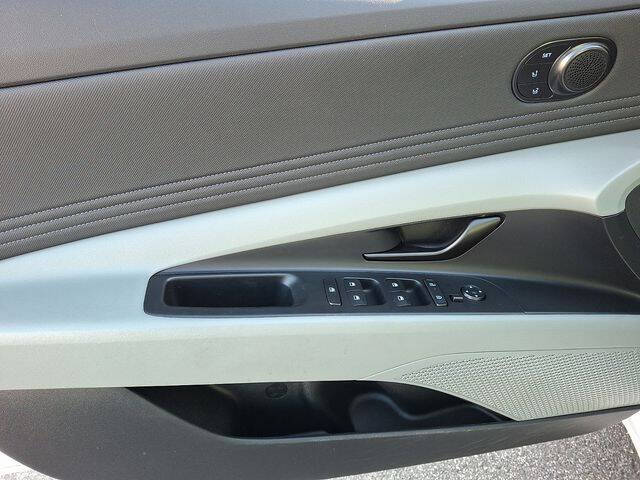 2024 Hyundai Elantra Hybrid Limited