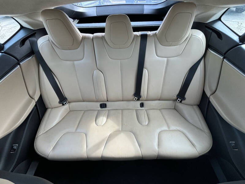 2016 Tesla Model S 70D