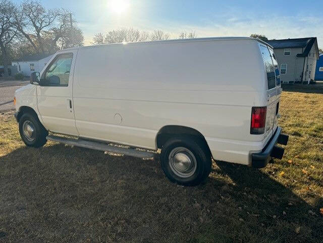 2006 Ford E-Series for sale at MaLanie s Auto Sales in Sioux Falls, SD