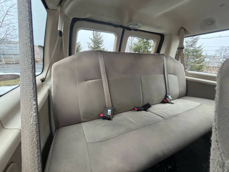 2013 Ford E-Series E-350 SD XLT