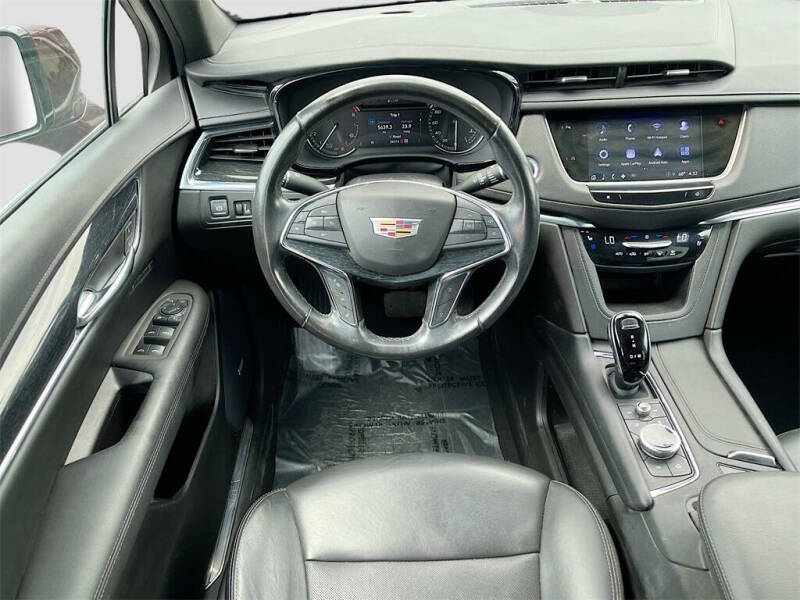 2022 Cadillac XT5 Premium Luxury