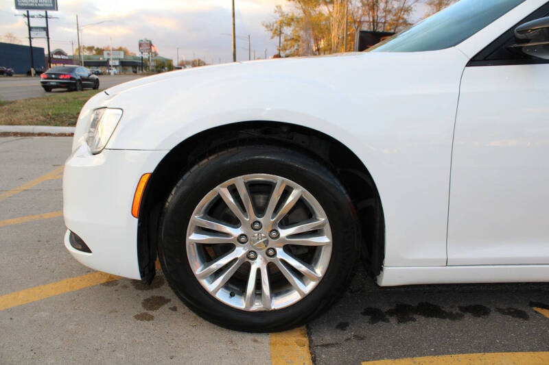 2017 Chrysler 300 Limited