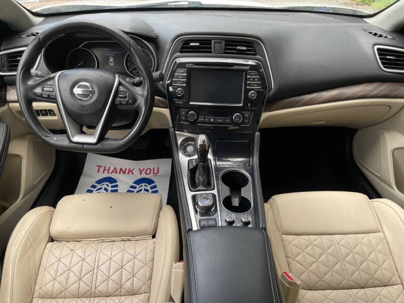 2017 Nissan Maxima Platinum