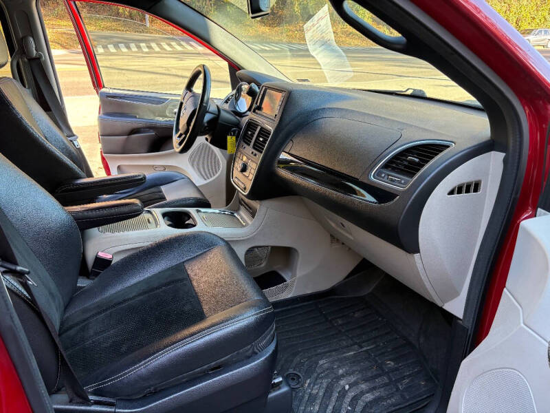 2016 Dodge Grand Caravan SXT Plus