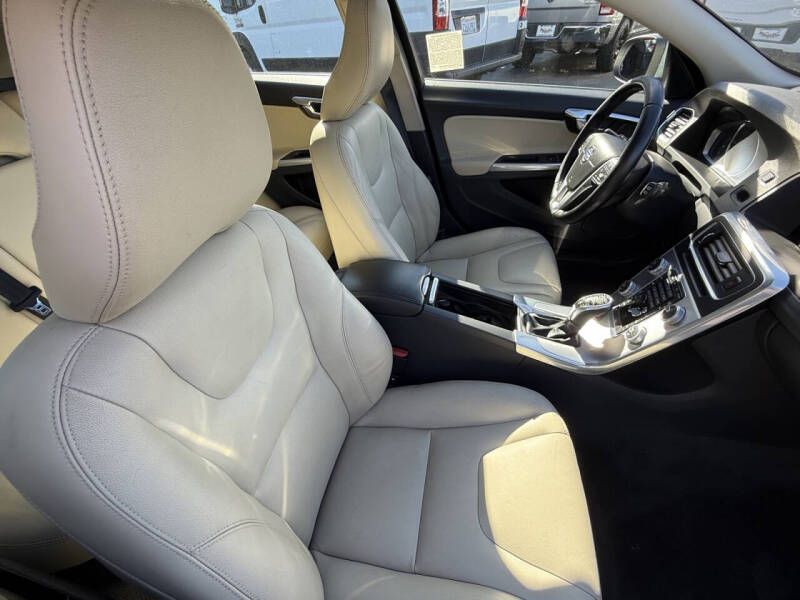 2017 Volvo V60 T5 Premier