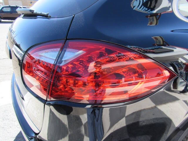 2014 Porsche Cayenne Platinum