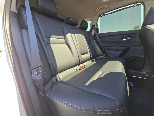 2025 Nissan Rogue SL