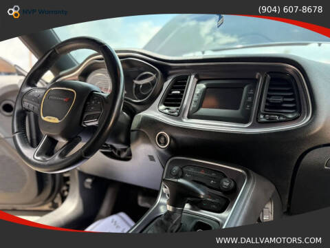 2015 Dodge Challenger SXT