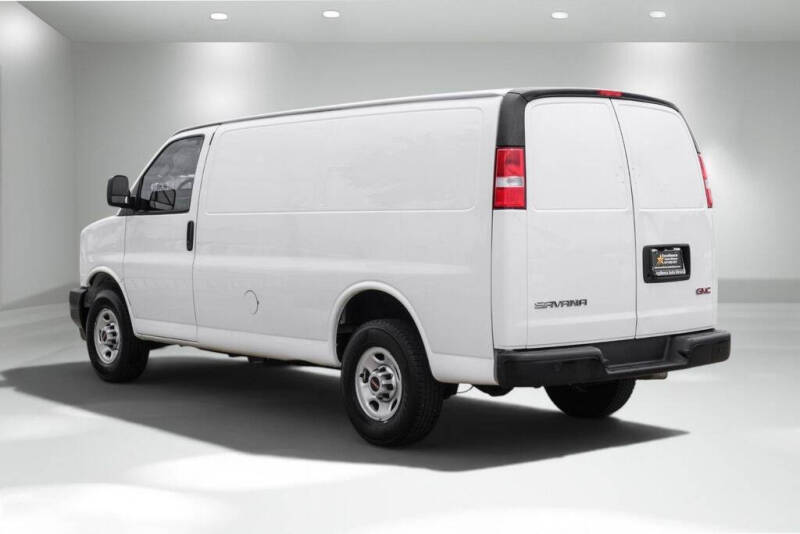 2022 GMC Savana 2500