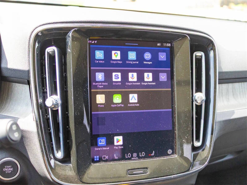 2023 Volvo XC40 B5 Plus Bright Theme