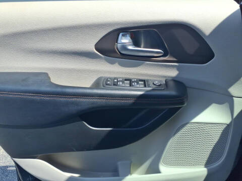 2017 Chrysler Pacifica Touring-L Plus