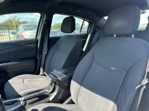 2013 Chrysler 200 LX