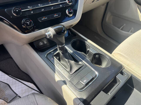 2016 Kia Sedona L