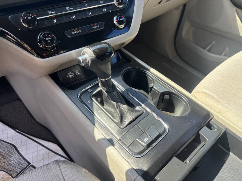 2016 Kia Sedona L