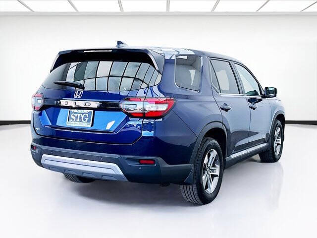 2023 Honda Pilot EX-L w/Rear Captain's Chairs