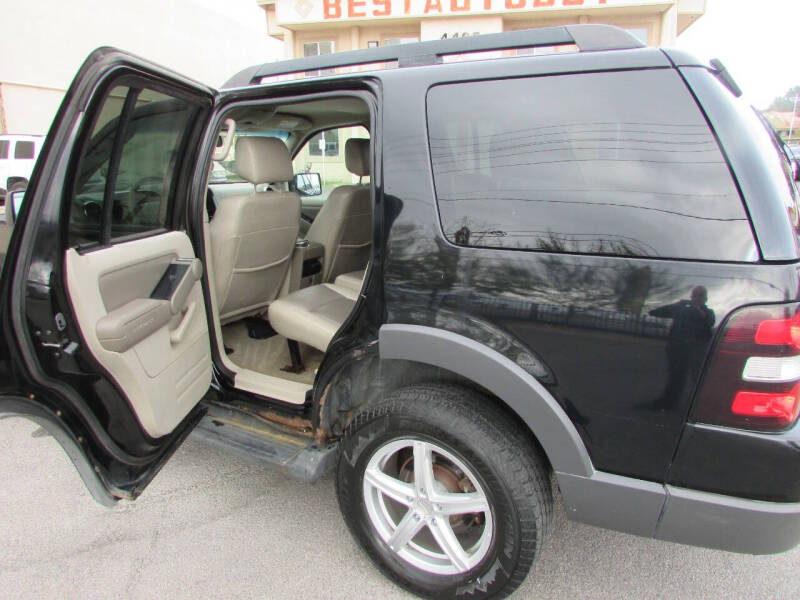 2006 Ford Explorer XLT photo 18