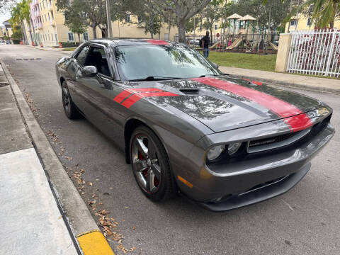 2013 Dodge Challenger SXT Plus